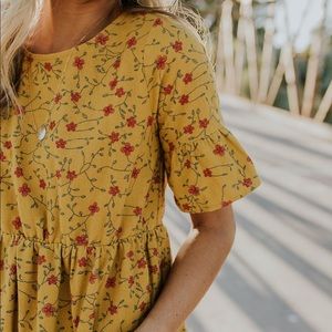 Cutesy sleeves and fun floral